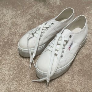 White Superga sneakers size 39! Barely used
